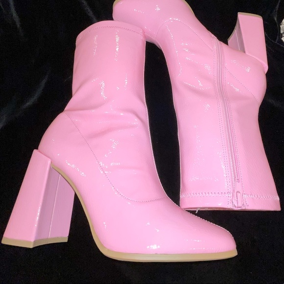 Retro Shiny Pink V-Patent Square Toe Go-Go Boots w/geo heels - NWT - Picture 10 of 13